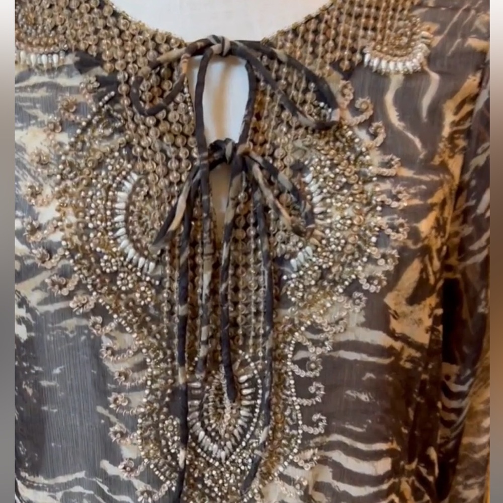 CACHE’ Women’s Sheer Jeweled Top Animal Print Blouse in Excellent condition SZ:L - Picture 6 of 15